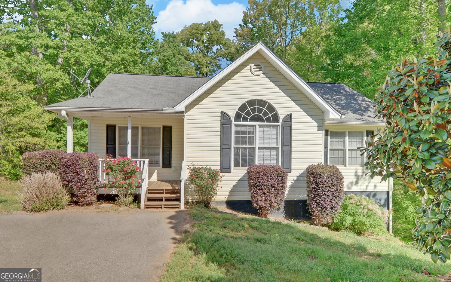 330 Cedar Springs LN