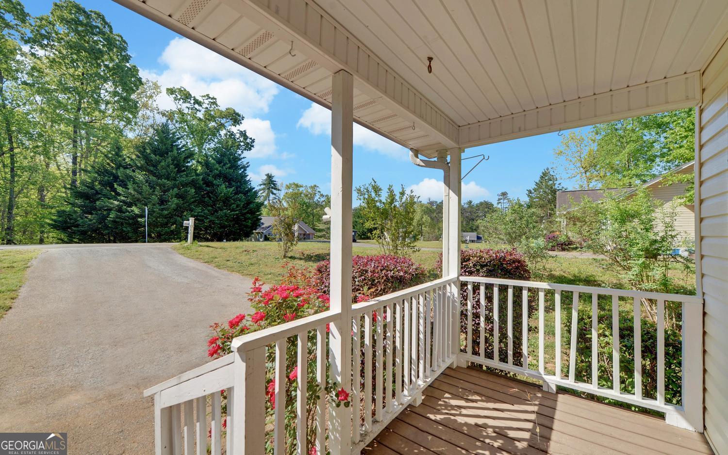 330 Cedar Springs LN