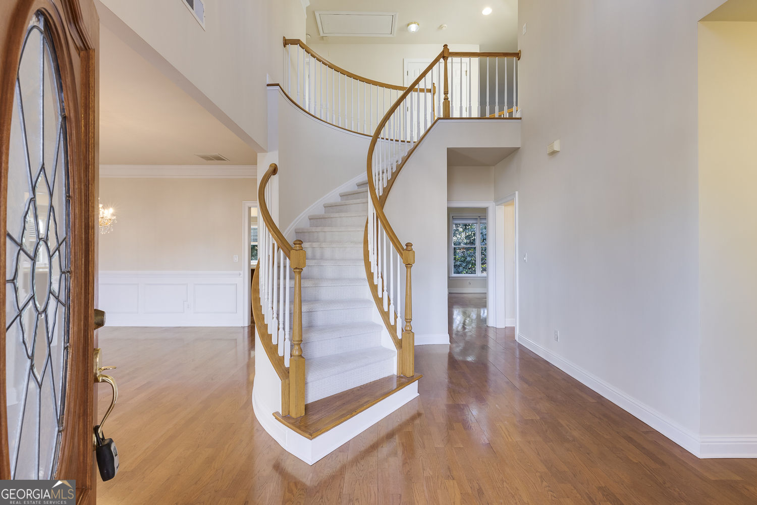 6350 Glen Oaks LN NE