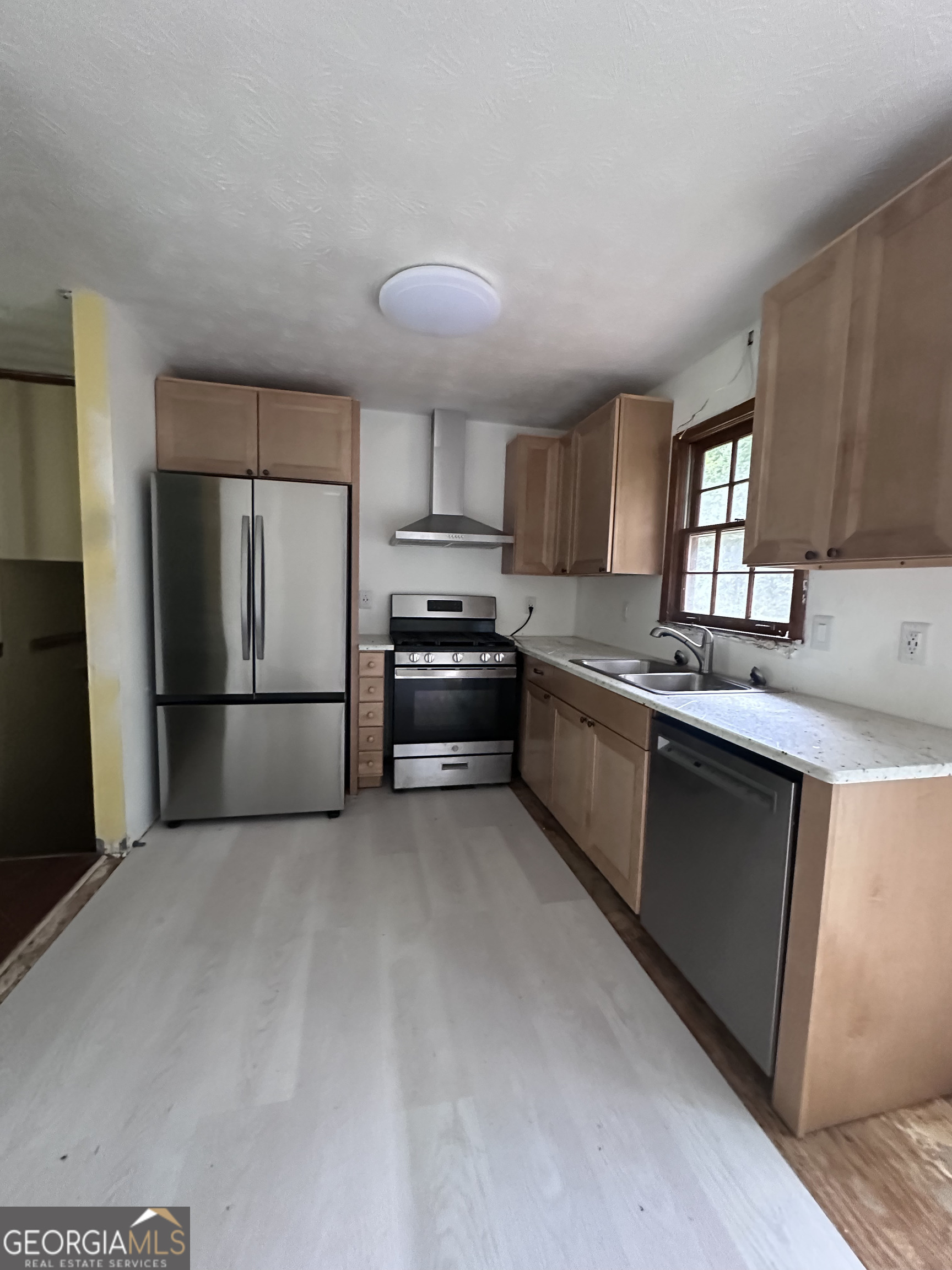 2169 Tiffany LN