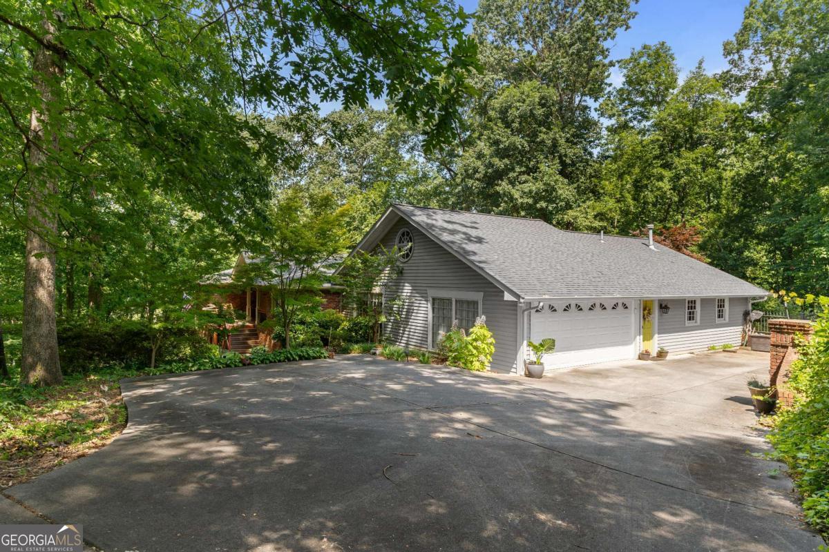 3755 Ashwood DR SE
