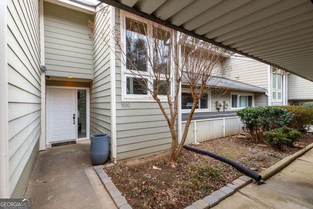 Photo of 1930 Variations Drive NE, Atlanta, GA 30329 (MLS # 10688221)
