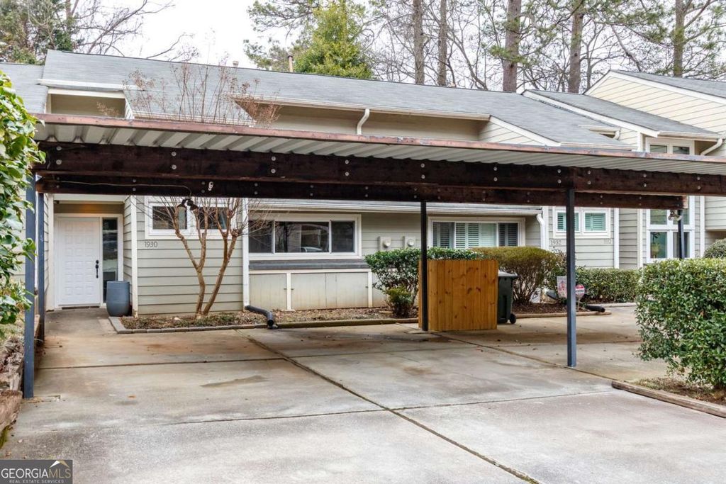 Photo of 1930 Variations Drive NE, Atlanta, GA 30329 (MLS # 10688221)