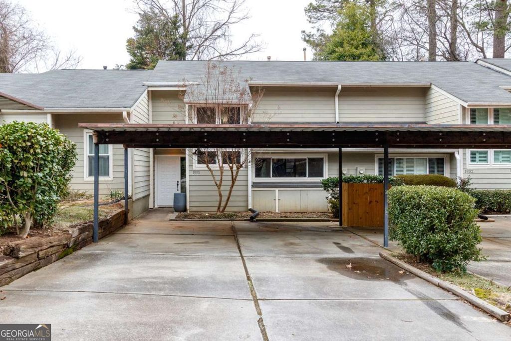 Photo of 1930 Variations Drive NE, Atlanta, GA 30329 (MLS # 10688221)