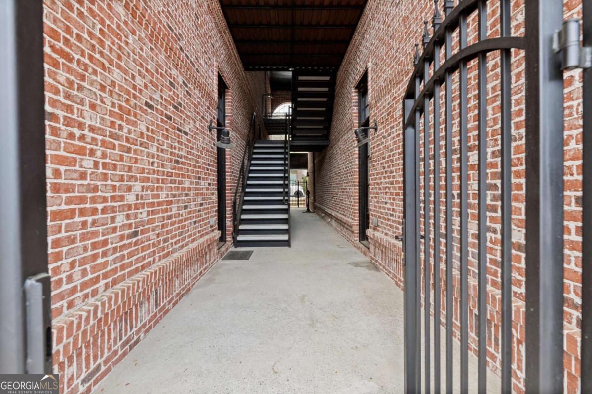 1459 Village Park CT