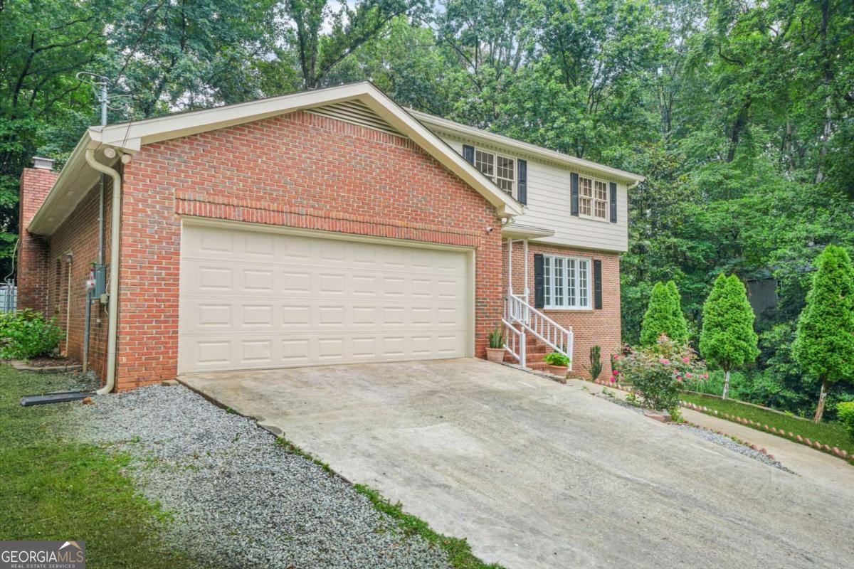 574 Hickory Hills CT