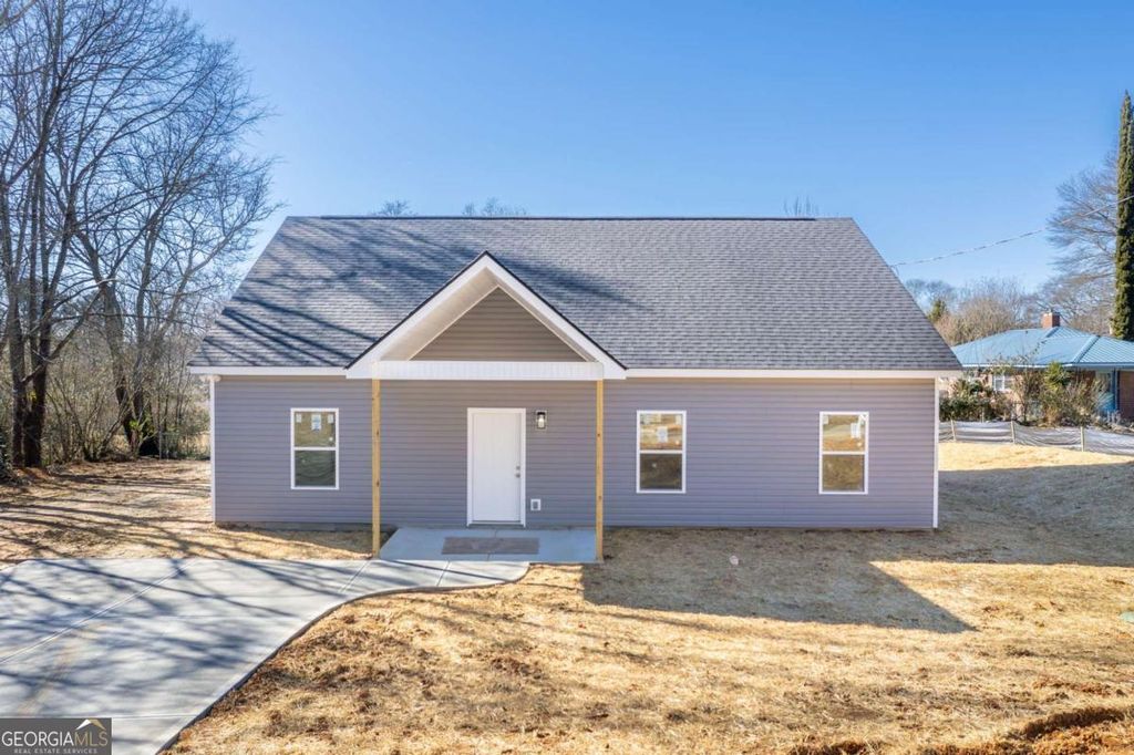 Photo of 30 Moore Avenue, Toccoa, GA 30577 (MLS # 10680402)