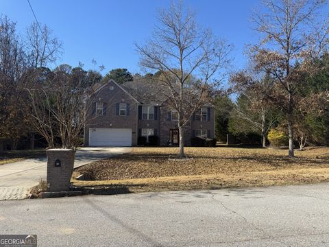 Photo of 829 Sweden Forest Cove, Hampton, GA 30228 (MLS # 10658224)
