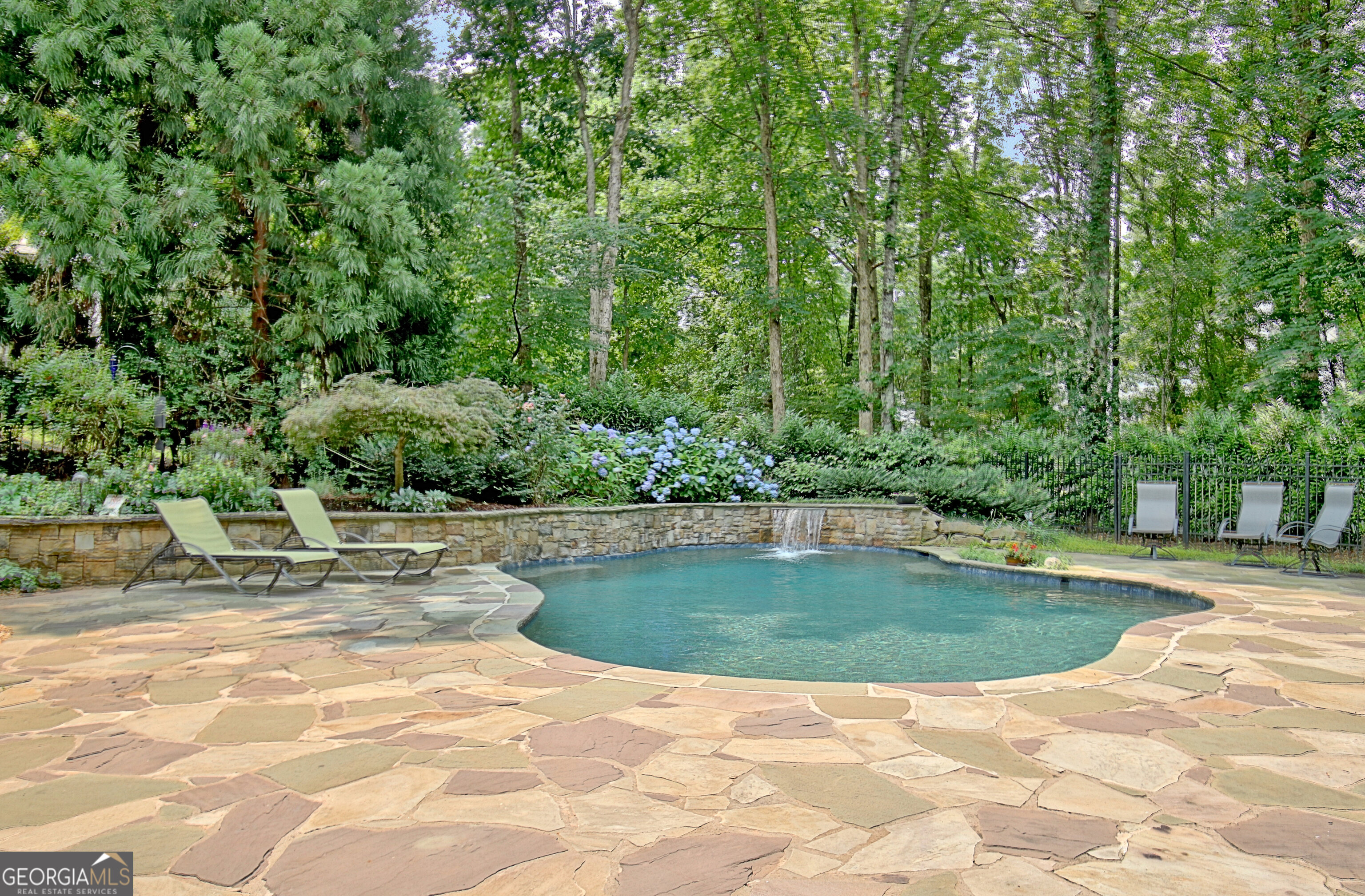 505 Lighthouse LN