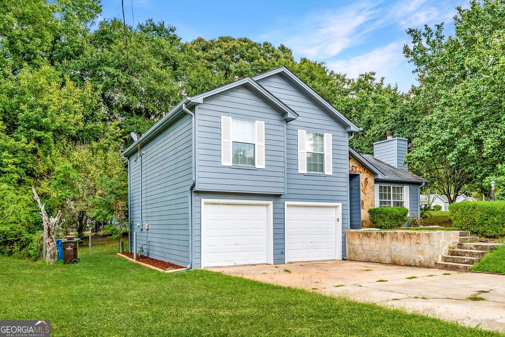 Photo of 402 Leslie Court, McDonough, GA 30253 (MLS # 10650950)