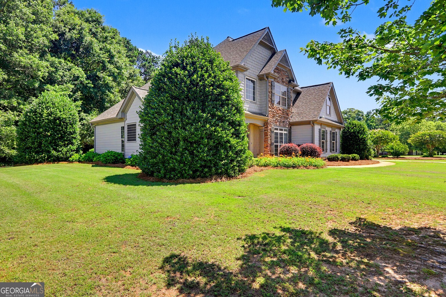 4 White Oak LN