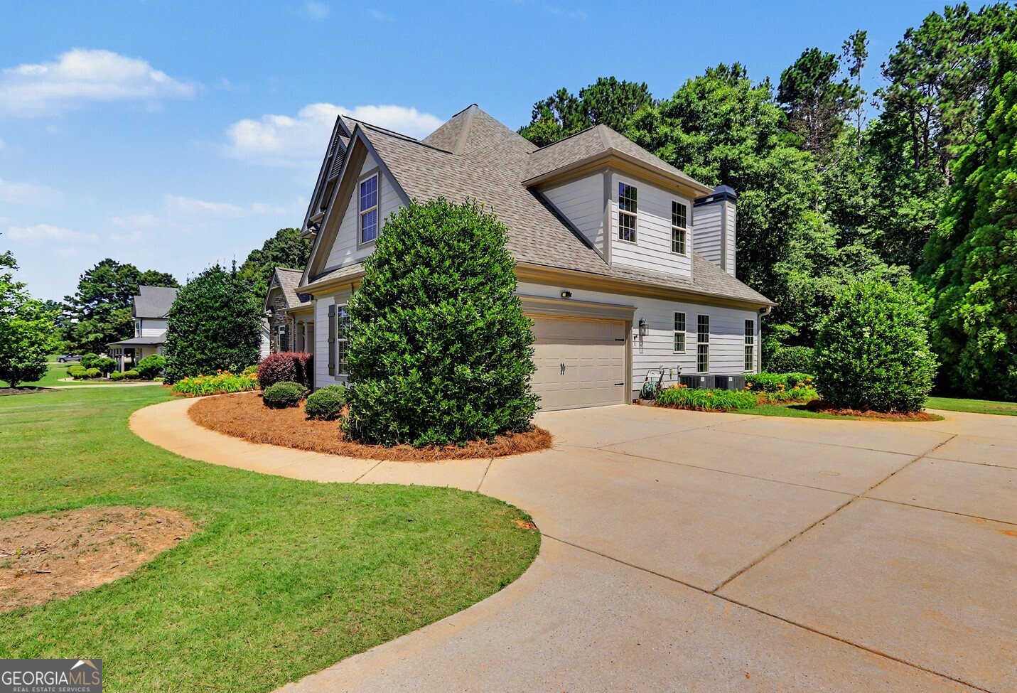 4 White Oak LN