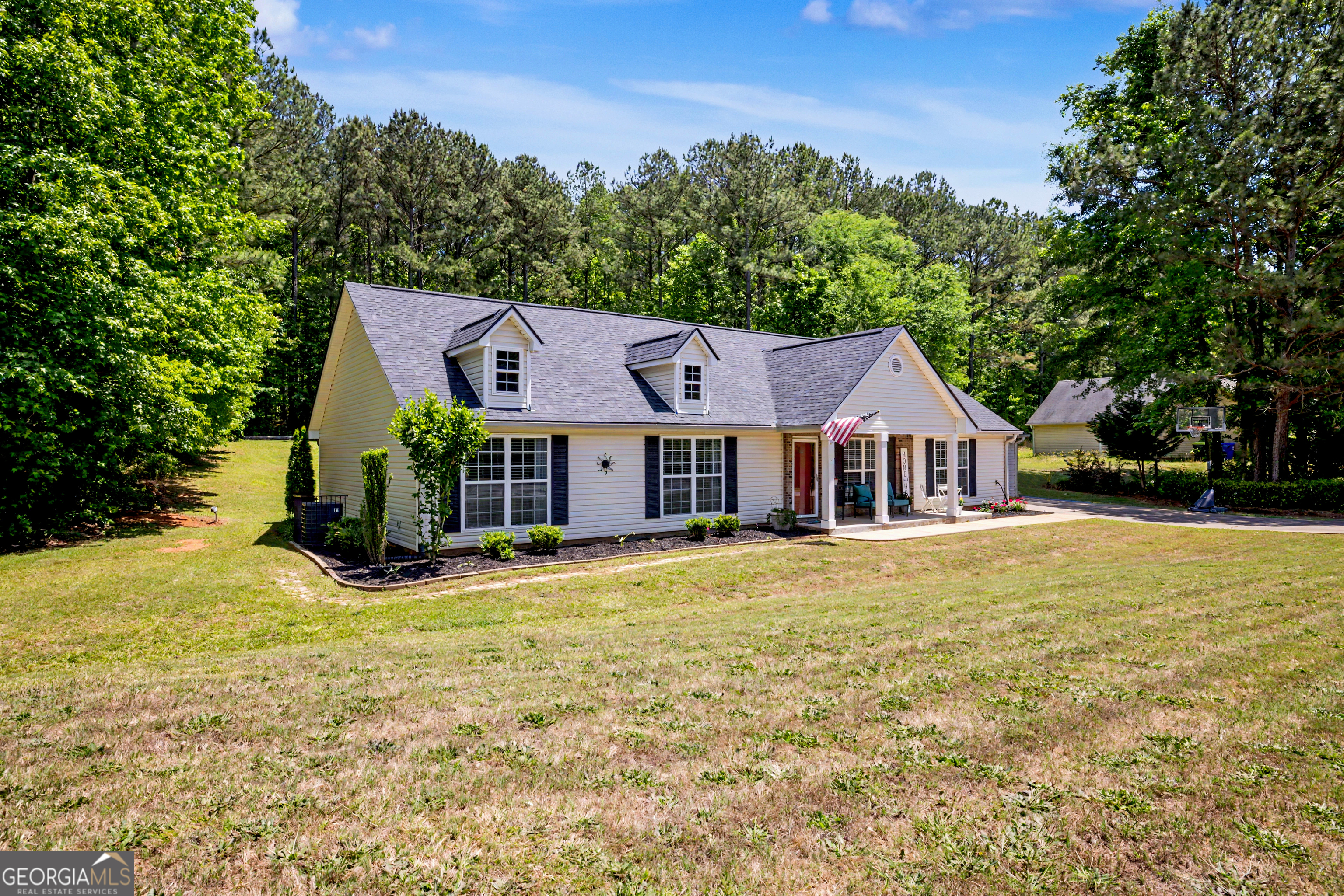 102 Greenfield LN