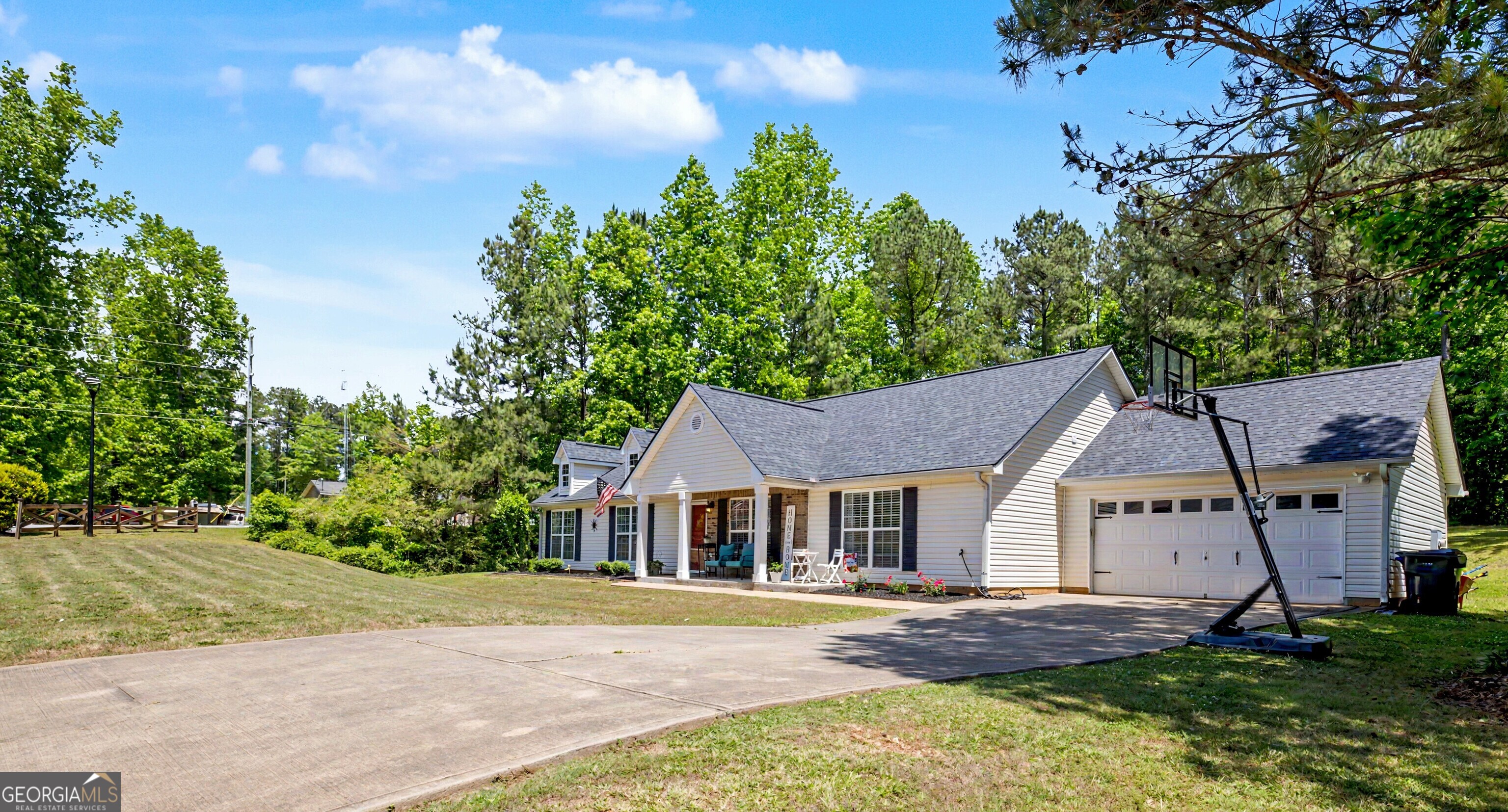 102 Greenfield LN