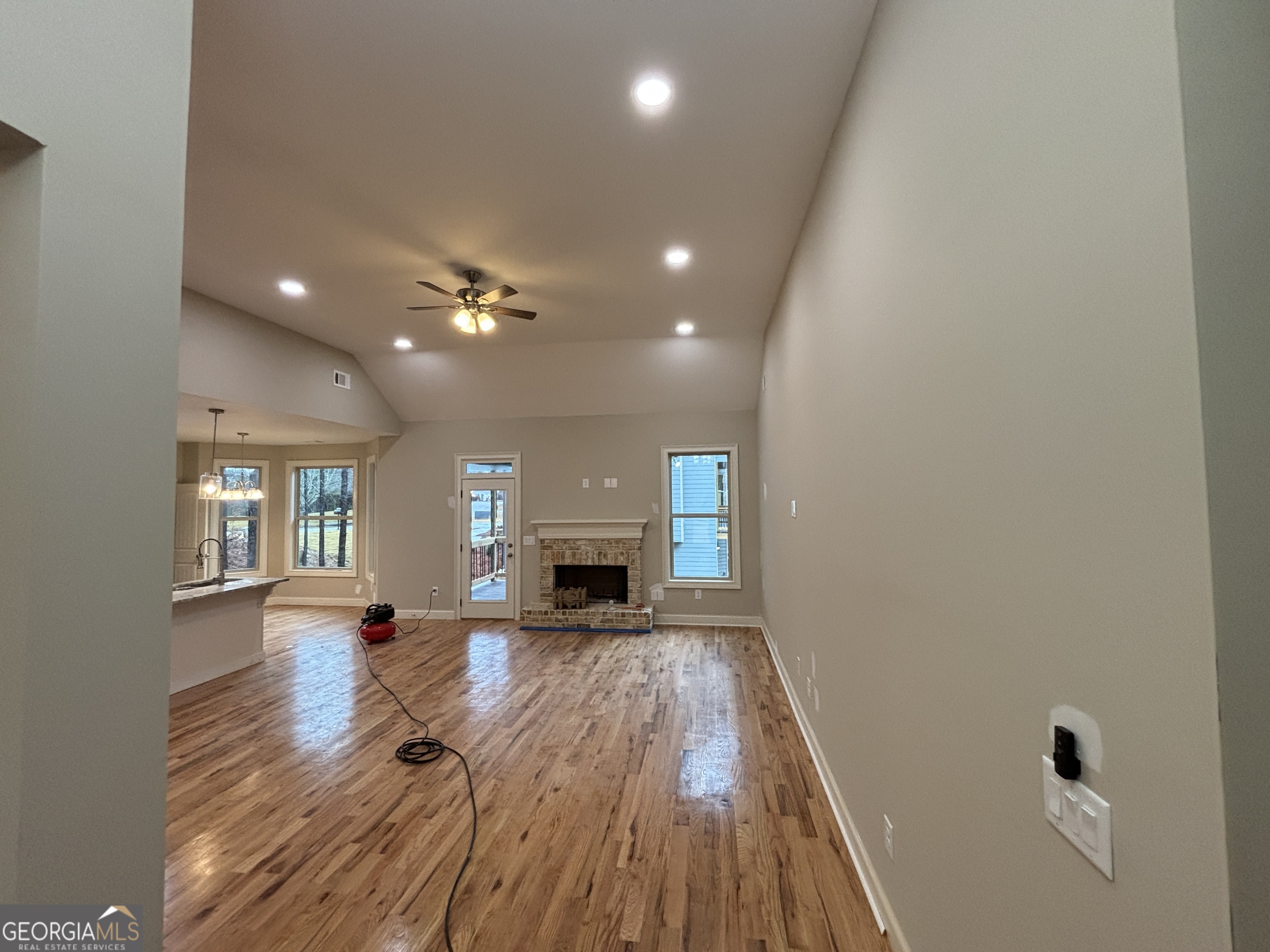 5544 Whispering Swan CT