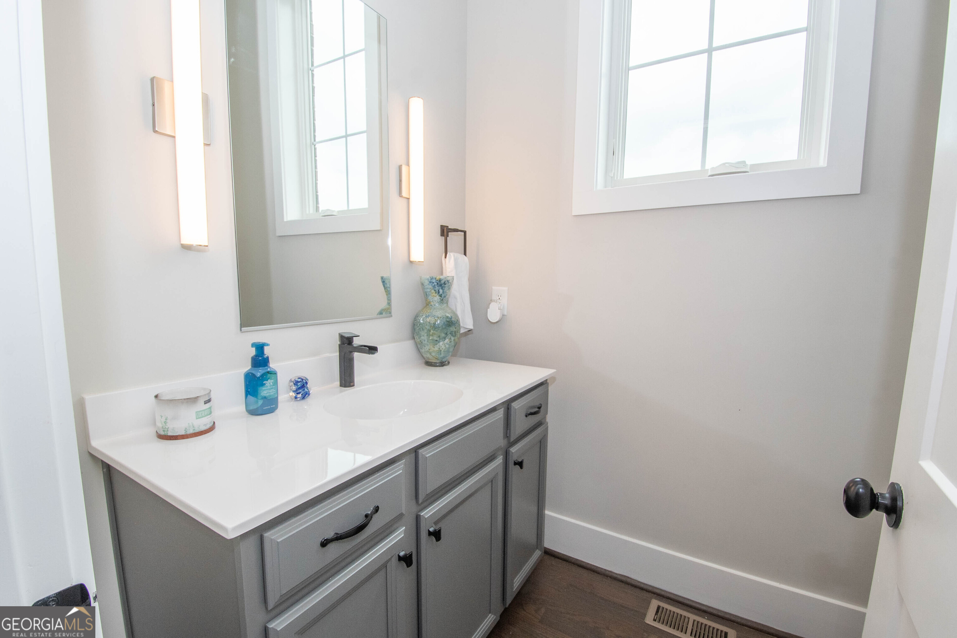 Newnan, Georgia 30263, United States, 4 Bedrooms Bedrooms, ,4 BathroomsBathrooms,Residential,Active,143978