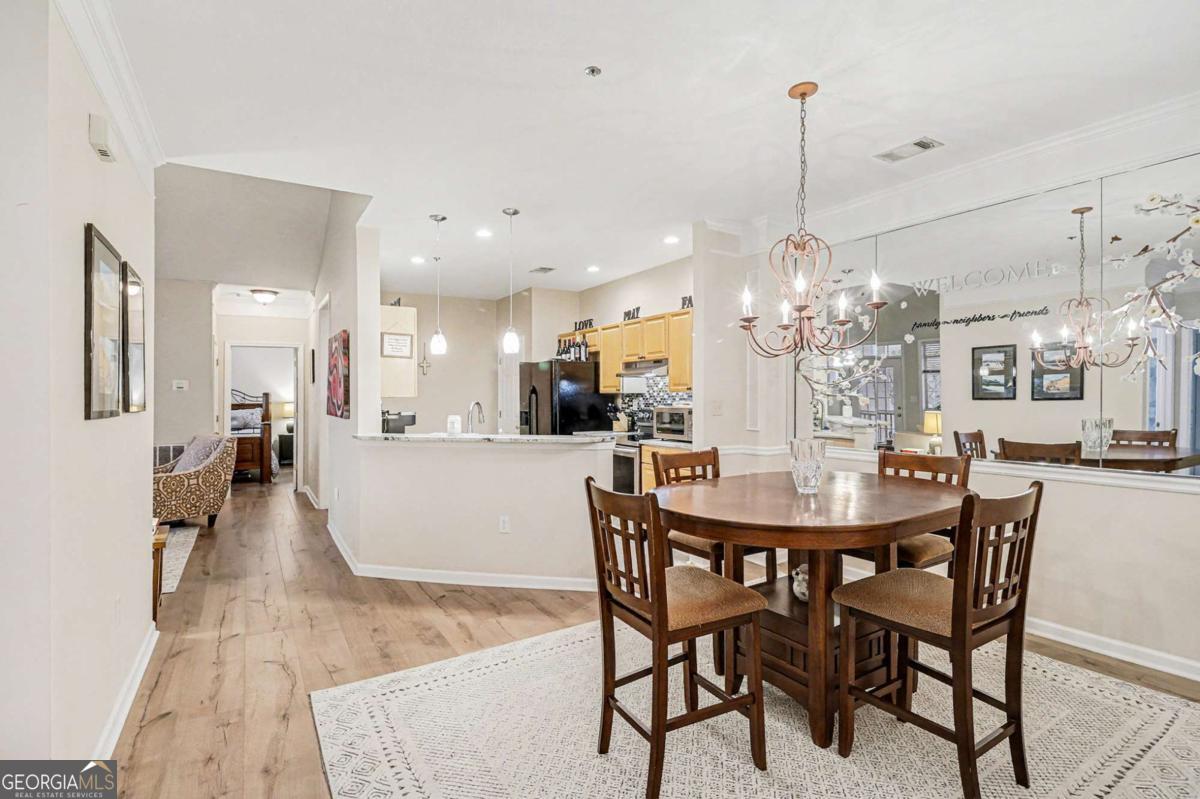 933 Sandringham DR 933