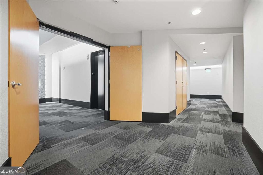 Photo of 923 Peachtree Street NE #1221, Atlanta, GA 30309 (MLS # 10678832)