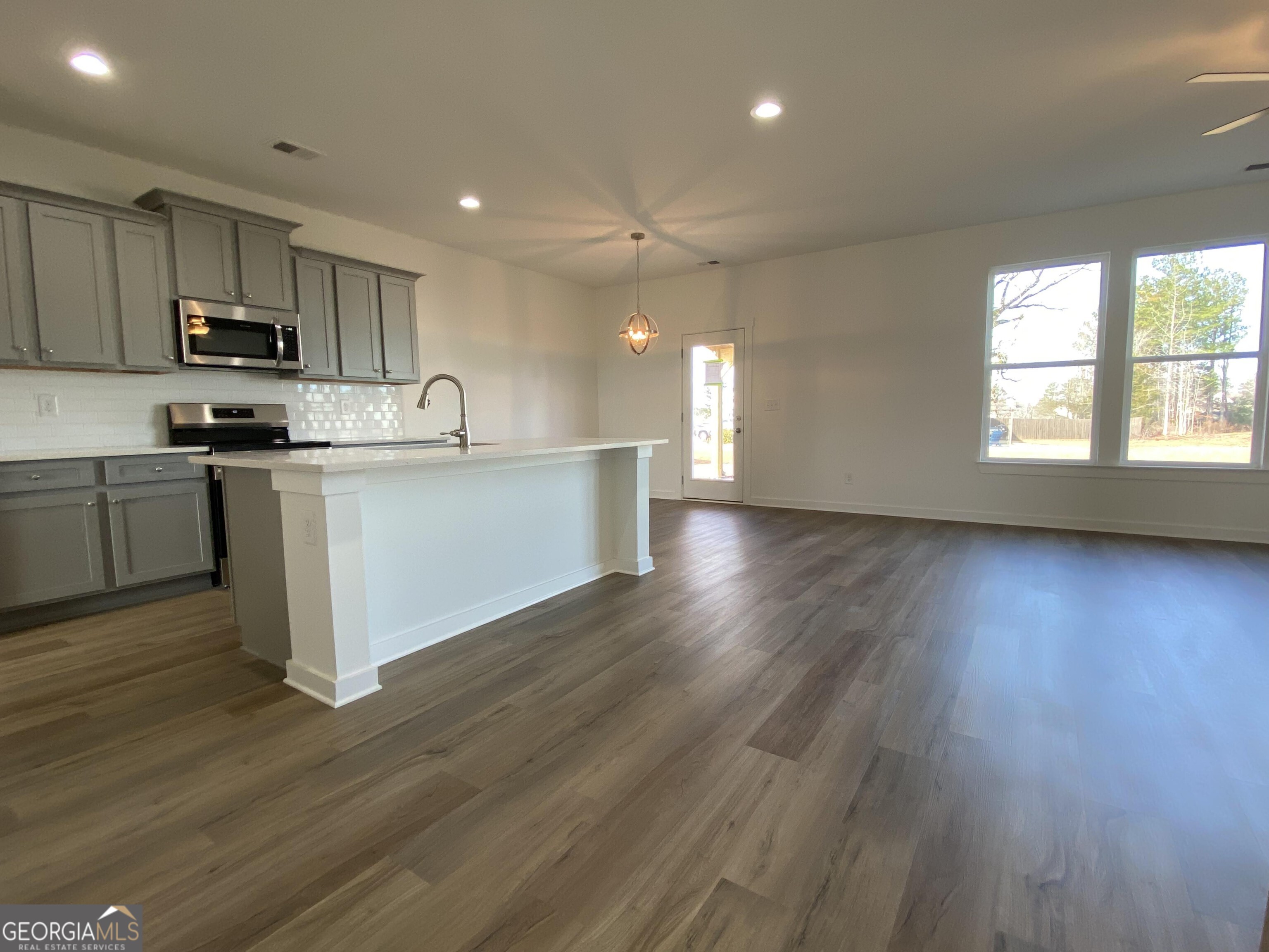 2307 Waterside DR