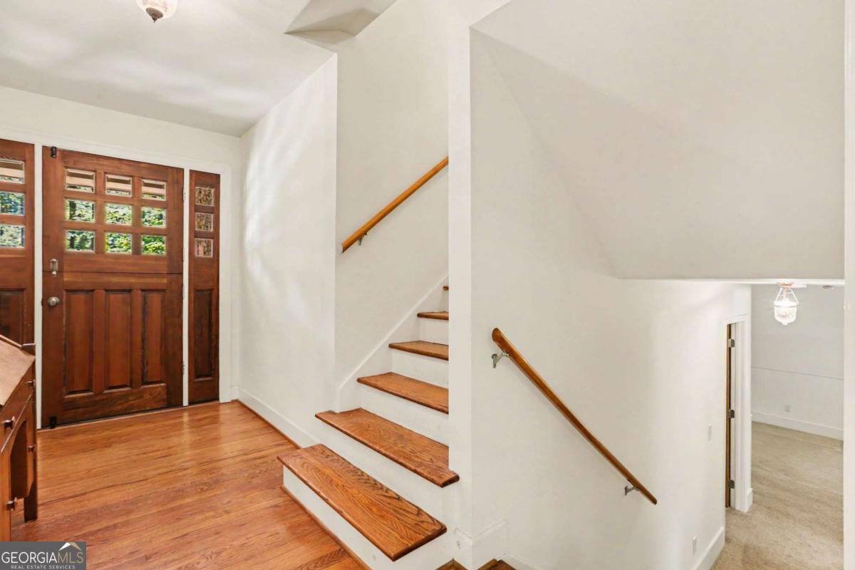 1399 Altamont DR