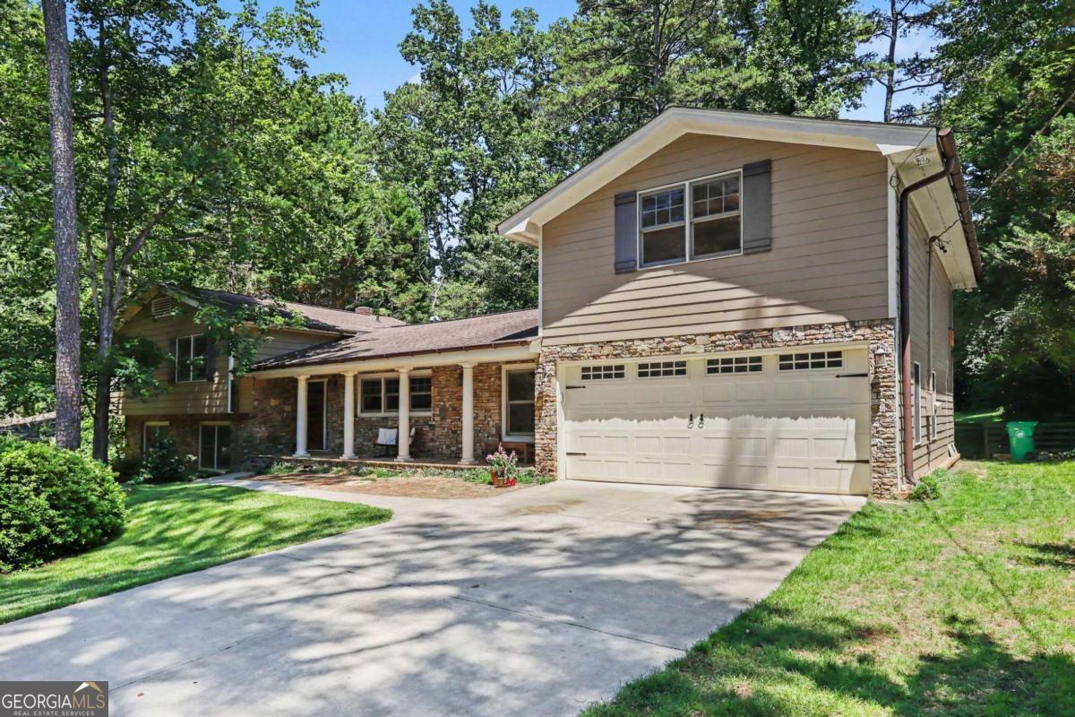 1399 Altamont DR