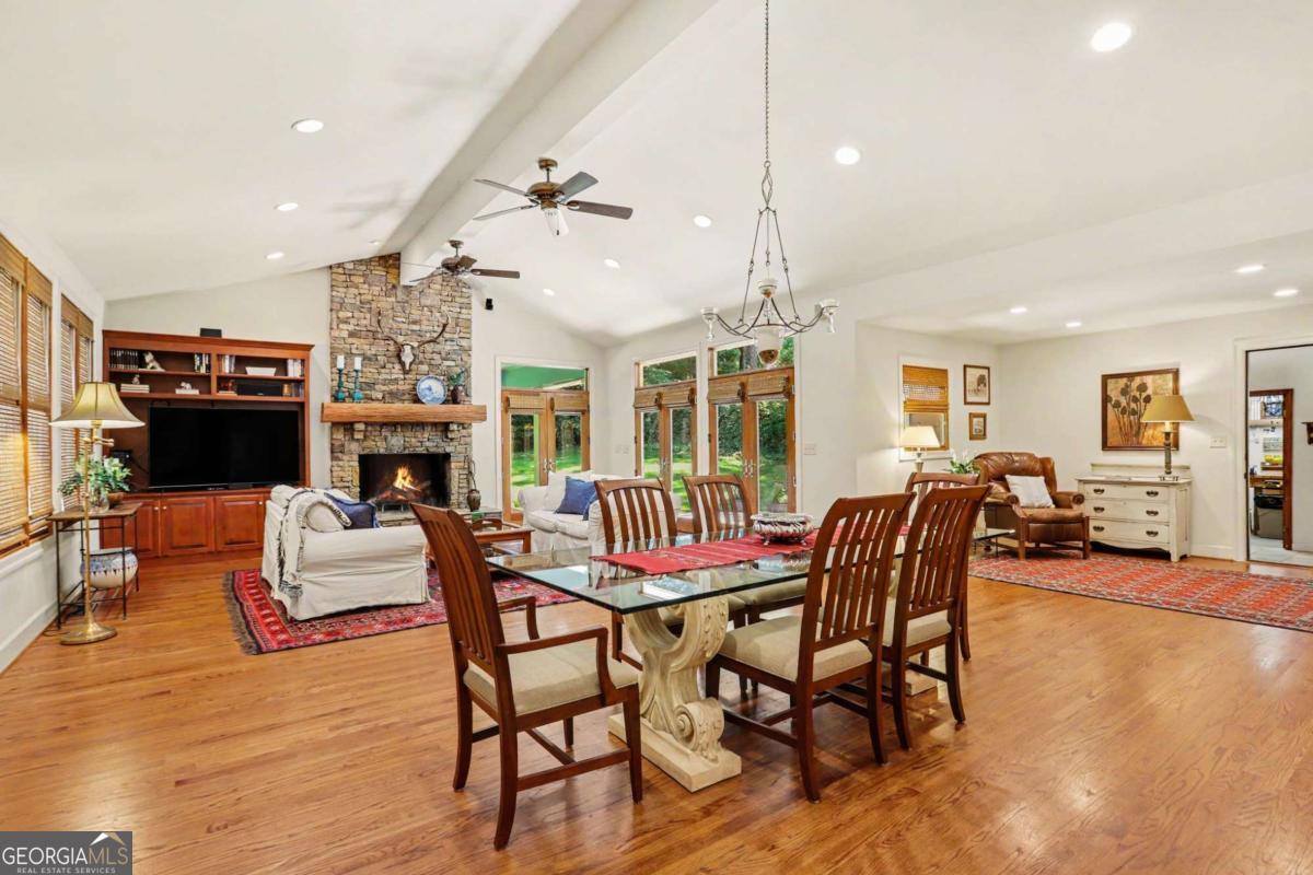 1399 Altamont DR