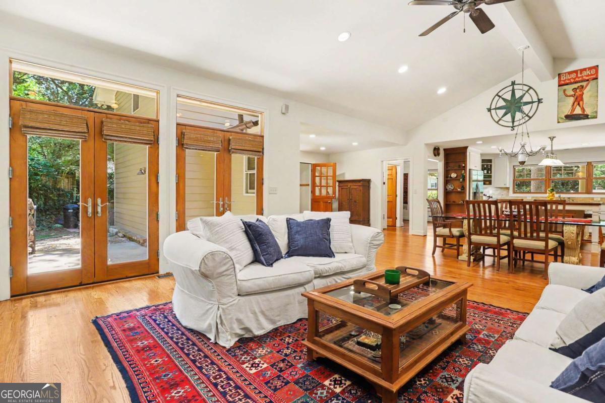 1399 Altamont DR
