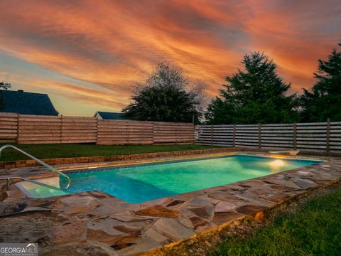 A home in Lindale