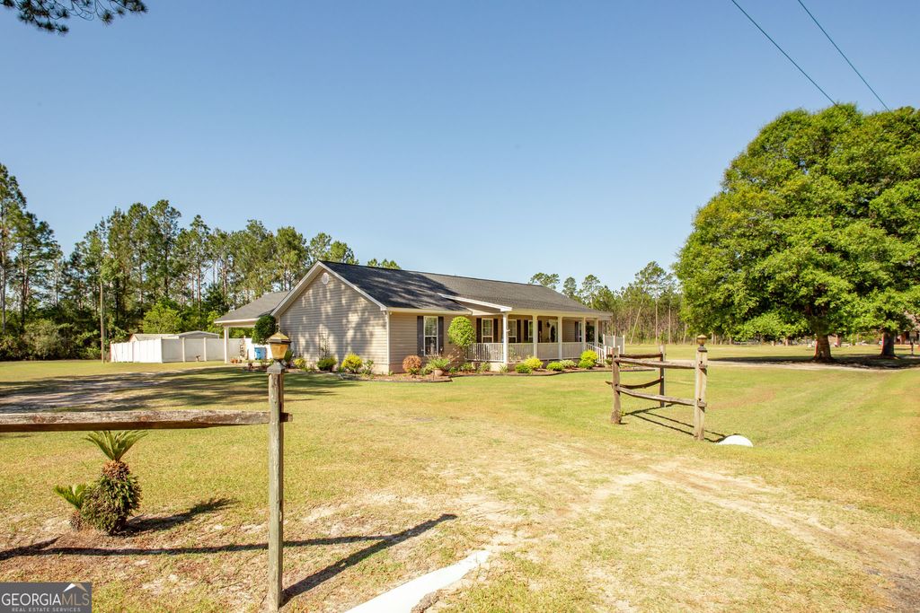 Photo of 4331 Knotty Pine Lane, Waycross, GA 31503 (MLS # 10757328)