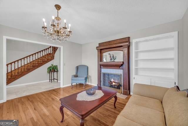 451 Toms Creek RD