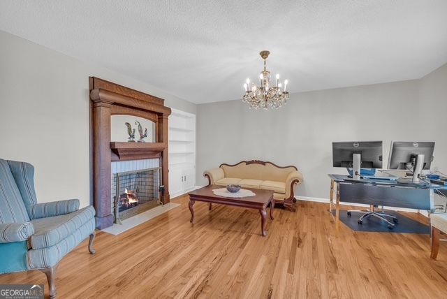 451 Toms Creek RD