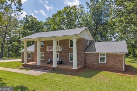 451 Toms Creek RD Martin GA 30557