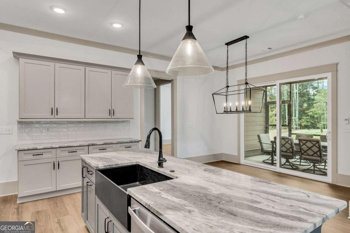 85 Villa Vista, Unit 27