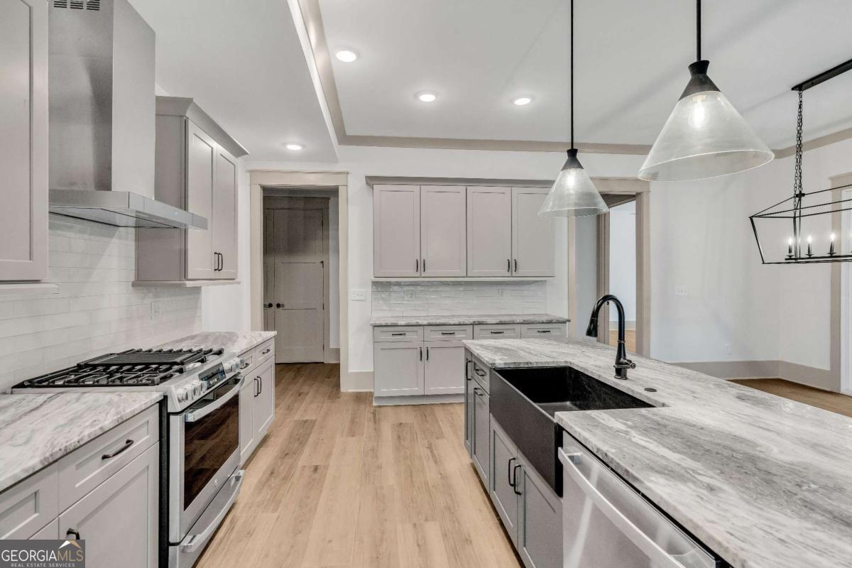 85 Villa Vista, Unit 27