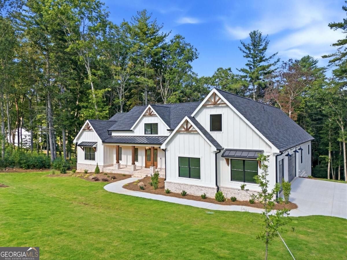 469 Oakwood WAY