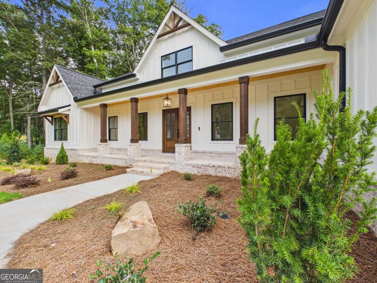 469 Oakwood WAY