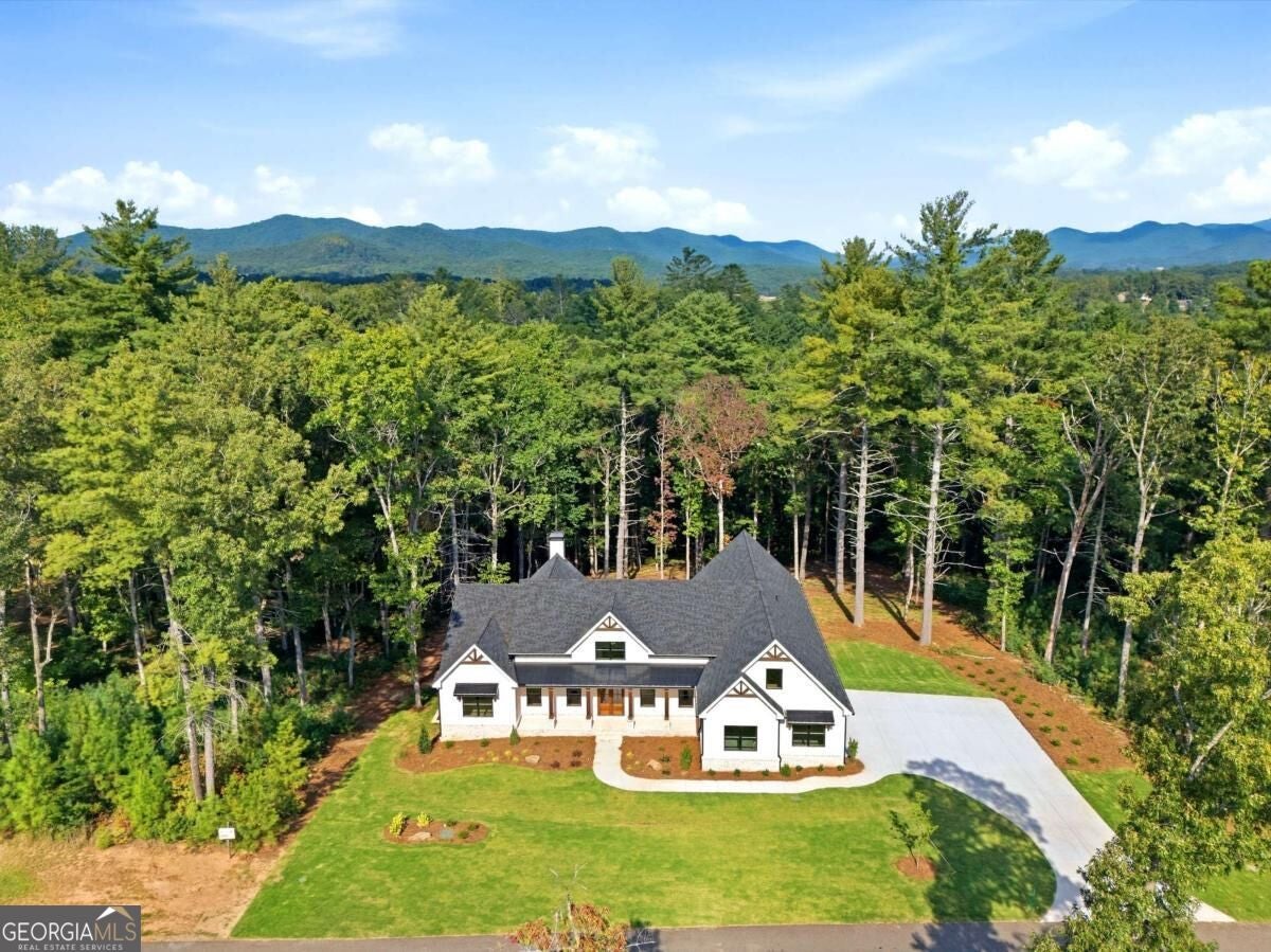 469 Oakwood WAY