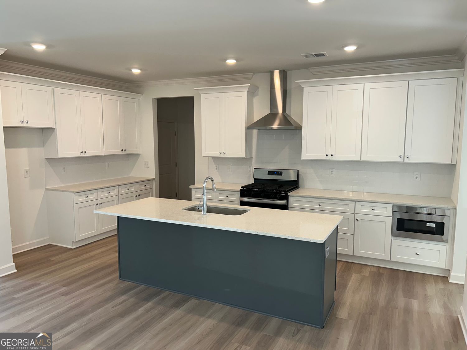241 Saratoga DR