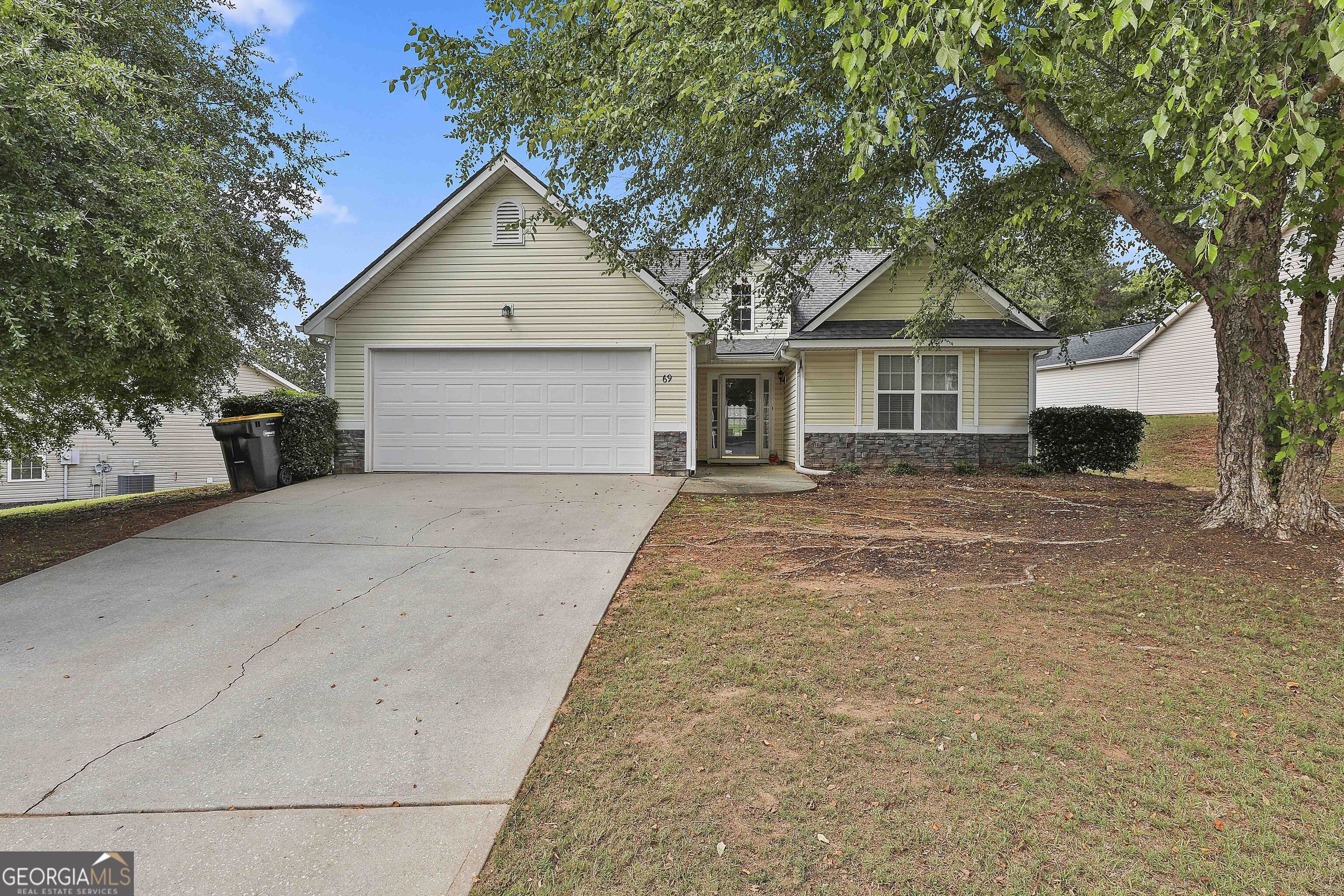 Welcome to this charming 3-bedroom, 2-bath home located in the highly desirable neighborhood of Avery Park in Newnan, GA. This delightful property offers comfortable living with a peaceful setting and access to fantastic community amenities including a swimming pool, playground, and scenic walking trails. The primary suite features a private bath and generous closet space, perfect for unwinding at the end of the day. Situated just minutes from downtown Newnan, you'll enjoy easy access to local restaurants, boutique shopping, and the popular Ashley Park outdoor mall. With convenient proximity to I-85 and top-rated schools nearby, this home offers the perfect blend of charm, location, and lifestyle in one of Newnan's most loved neighborhoods.
