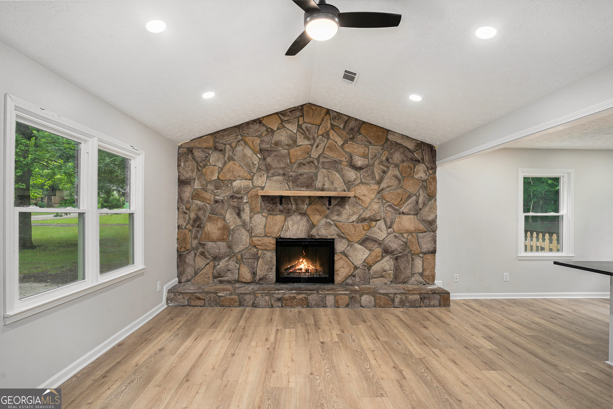 3952 Leisure CT SE