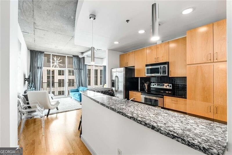 943 Peachtree ST NE 1009