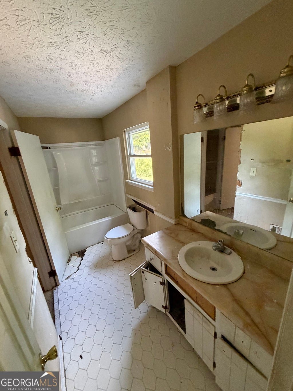 Photo of 2618 Luke Drive, Ellenwood, GA 30294 (MLS # 10800767)
