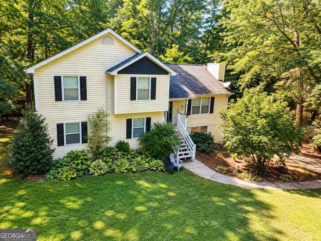 Photo of 138 Mountain Oaks Drive, Carrollton, GA 30116 (MLS # 10839964)