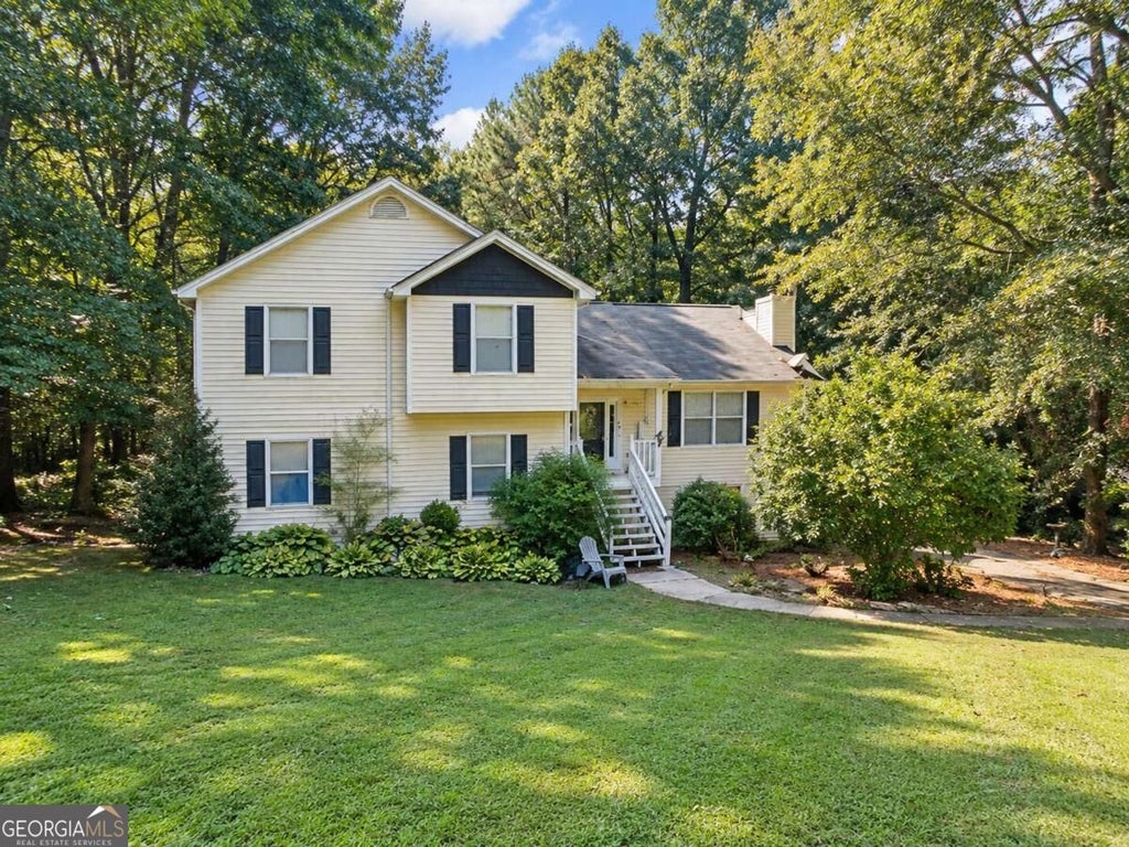 Photo of 138 Mountain Oaks Drive, Carrollton, GA 30116 (MLS # 10839964)