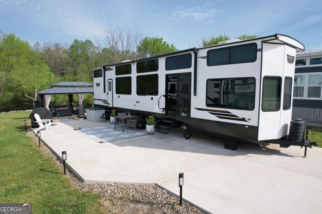 Photo of 121 Mountain Meadows Drive, Morganton, GA 30560 (MLS # 10694258)