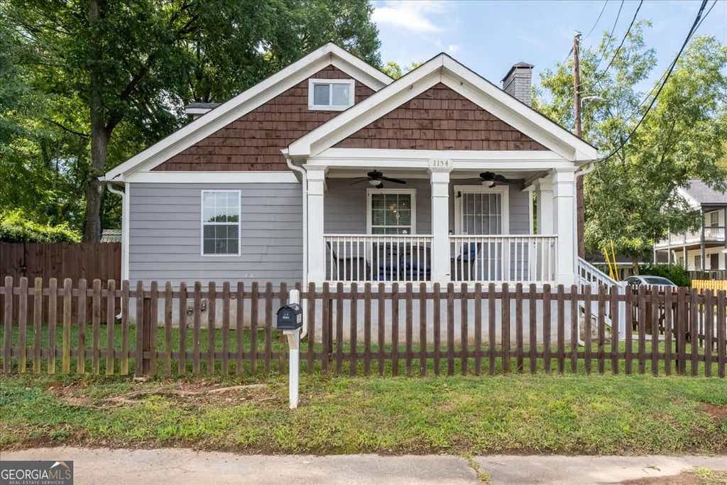 Photo of 1154 Oakland Lane SW, Atlanta, GA 30310 (MLS # 10829128)