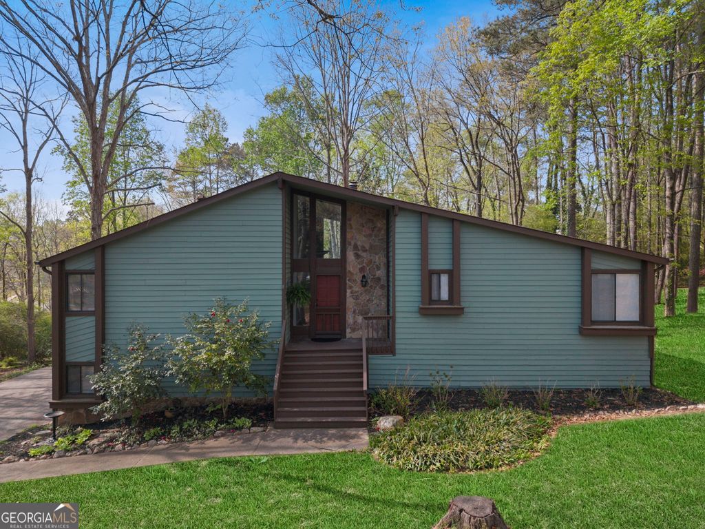 Photo of 6658 Windwood Circle, Douglasville, GA 30135 (MLS # 10724843)