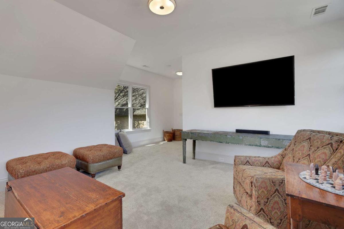The Oaks at Mill Pond - Residential