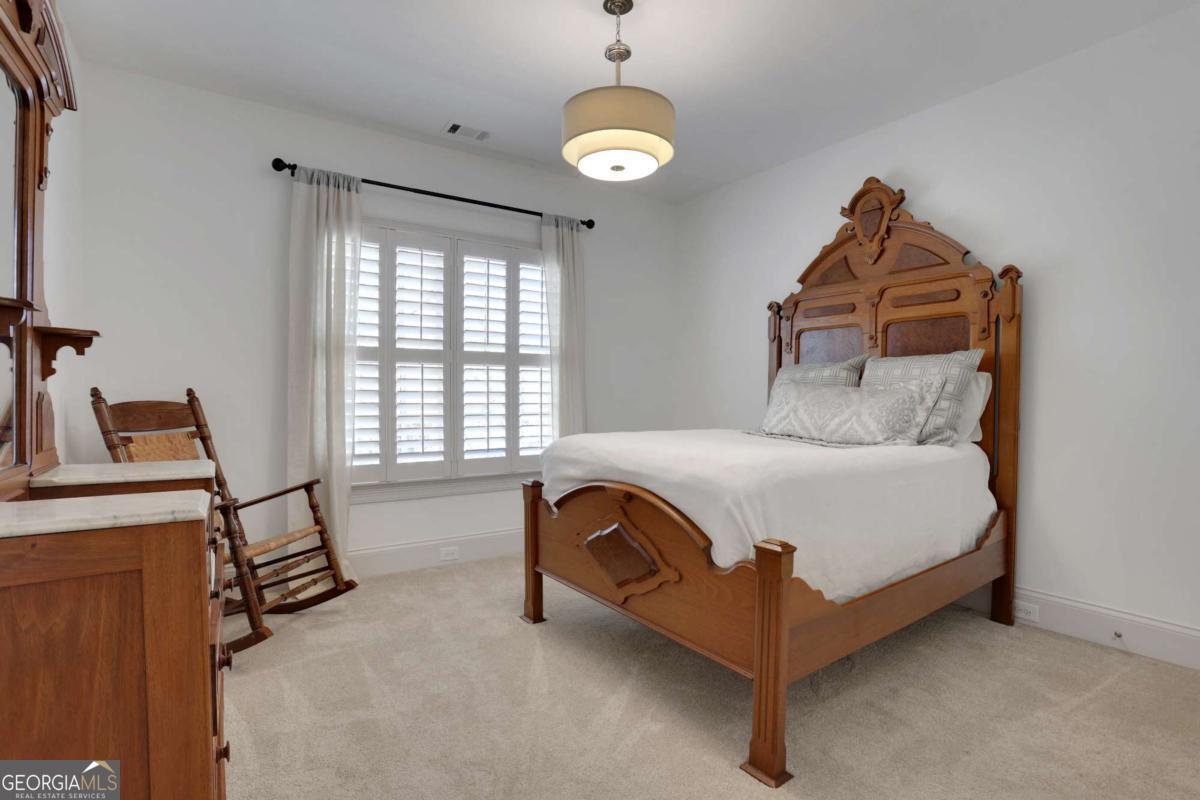 The Oaks at Mill Pond - Residential