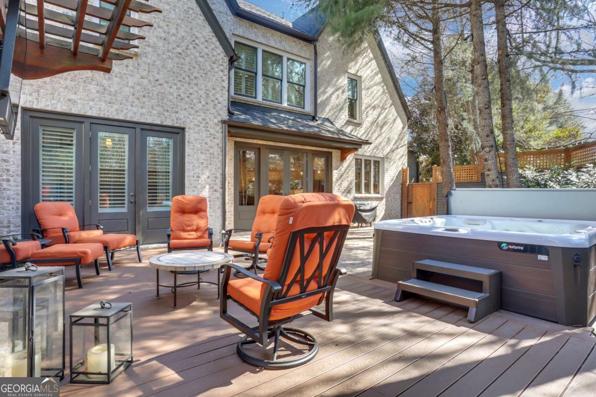 The Oaks at Mill Pond - Residential